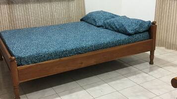 Iron/ironing board, free WiFi