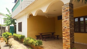 Fachada de la propiedad