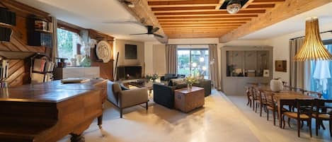 Villa, Private Bathroom, Garden View | Lounge