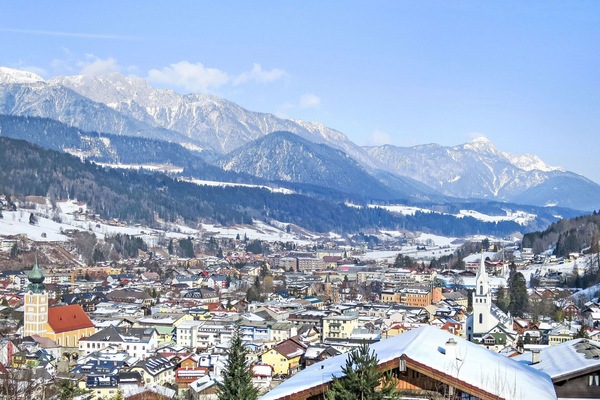 Montagnes Relief, Montagne, Colline, Chaîne De Montagnes, L'Hiver, Neige, Paysage, Zone Résidentielle, Ville, Montagnes
