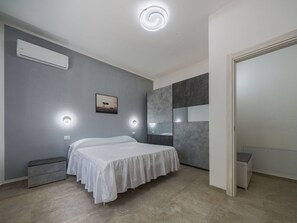2 Schlafzimmer, Reisekinderbett, kostenloses WLAN, Bettwäsche