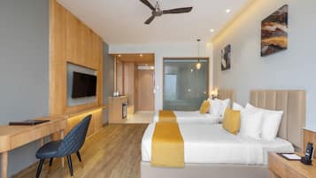 Brankas, ruang kerja ramah laptop, tirai kedap cahaya, dan kedap suara