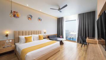 Executive Room, Pool View | Water view