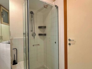 Shower, hair dryer, bidet, towels - Bright in Saint Ursula (Bergamo)