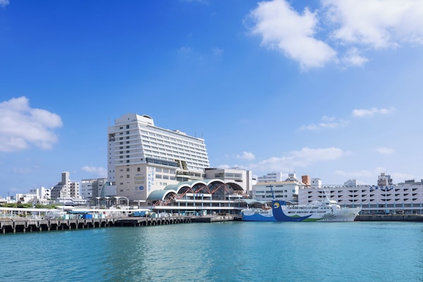 South Gate Hotel Okinawa Naha Tomari Port (Direct Access To Tomarin) - Naha