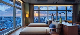 South Gate Hotel Okinawa Naha Tomari Port (Direct Access to Tomarin)