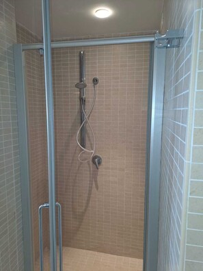 Comfort Apartment, Patio | Bathroom - Casa Rosa di Sicilia Marzamemi (Marzamemi)