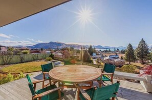 تناول الطعام بالخارج