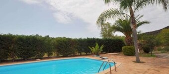 A lovely villa with swimming pool, located between the hills, river and the sea.