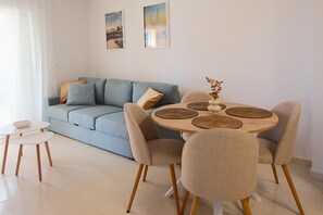 Dining - Puerto Marina Mar Menor Haven 2-bedroom, 3 pools apartment with WiFi, AC, (Los Alcázares)