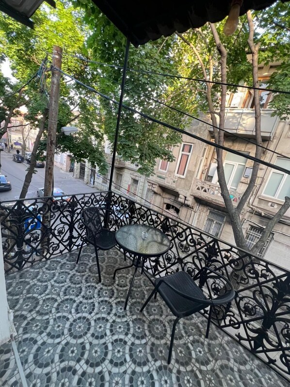 Chambre Deluxe double, balcon, vue sur la ville | Accès au Wi-Fi (inclus)