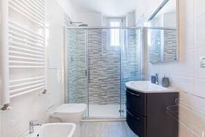 Shower, towels