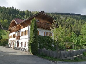 Exterior - Holiday flat "FeWo "Latschur"" on the farm (Steinfeld)