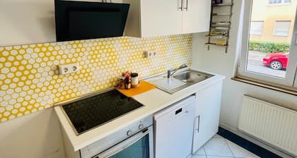 Zentral 1-Zimmer-Wohnung Küche, Waschmaschine, Parkplatz,flexiblem Schlafbereich
