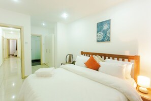 2 bedrooms, iron/ironing board, WiFi, bed sheets