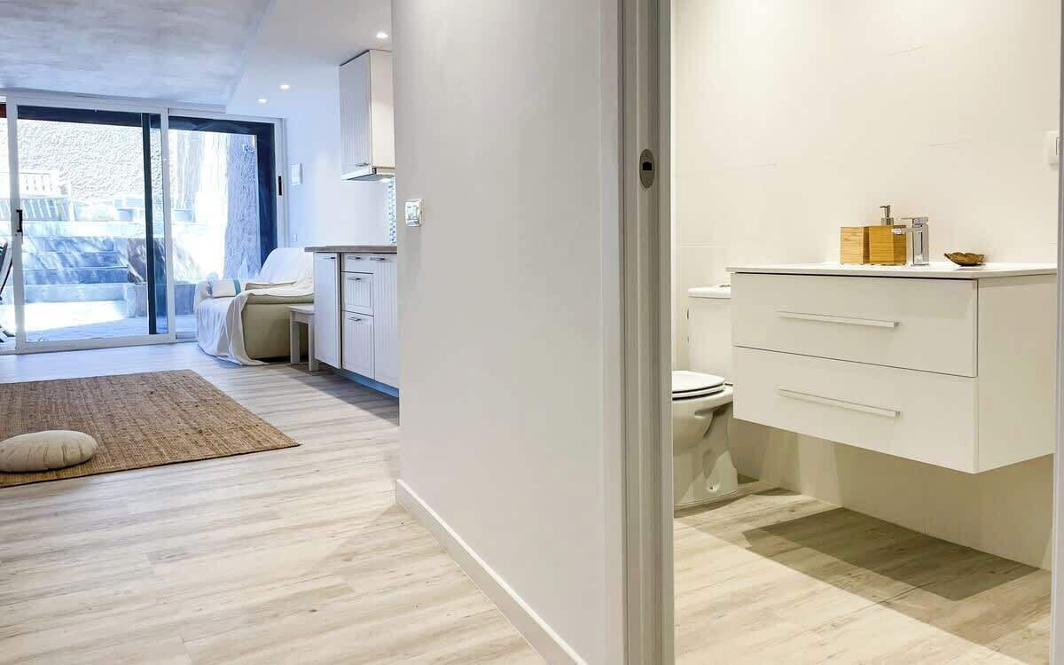 Dusche, Haartrockner, Handtücher