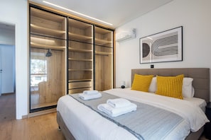 Appartement, 2 chambres, cuisine, vue ville | 2 chambres, coffres-forts dans les chambres, bureau