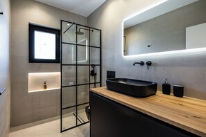 Bathroom - Bloom 2-Bedroom Apartment in Athens (Glyfada)
