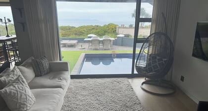 Beautiful self contained apartment minutes walk to cliff path central Hermanus,