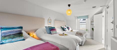4 bedrooms, WiFi, bed sheets