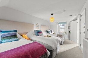 4 bedrooms, WiFi, bed sheets