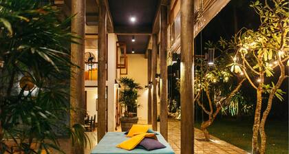 Saffron and Blue - Luxurious Pet‑Friendly Beachside Villa w/ Private Pool & Chef