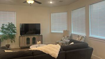 House, 3 Bedrooms, Accessible, Balcony | Room amenity