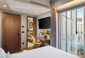 Design Double star | Minibar, desk, soundproofing, free WiFi