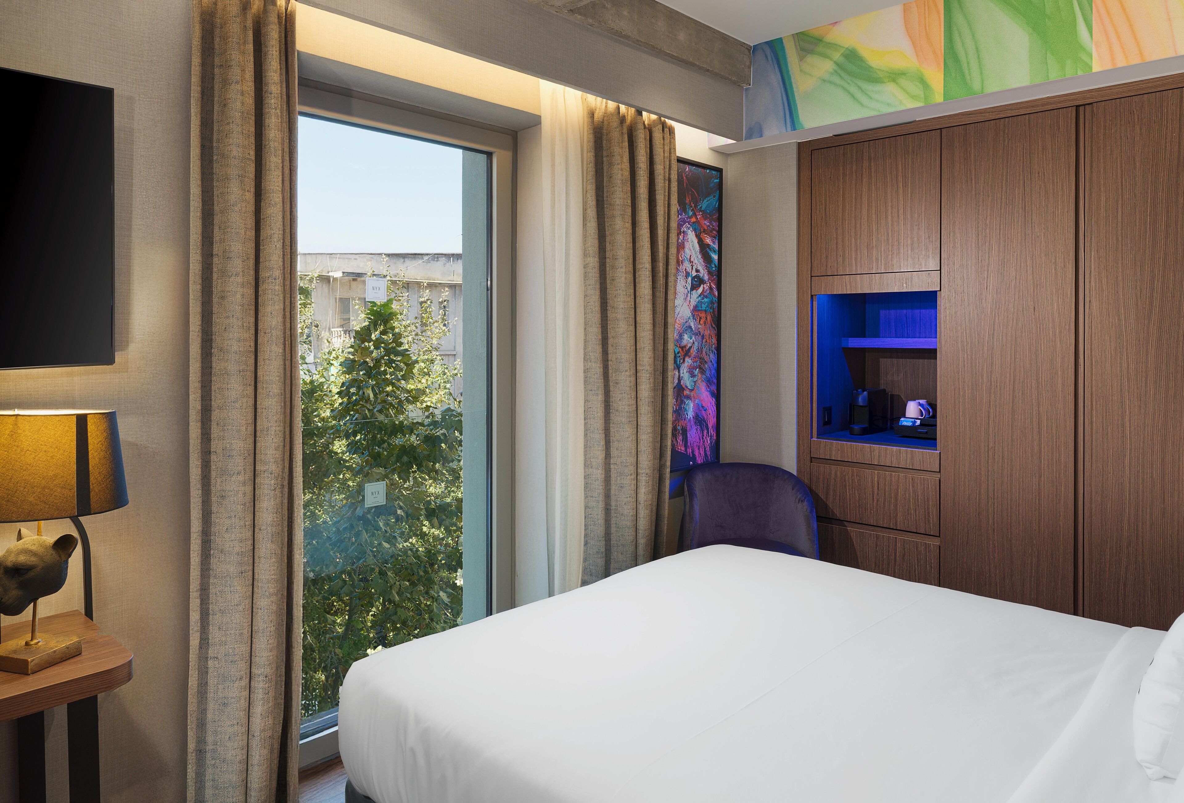 Design Double star | Minibar, escritorio, wifi gratis y ropa de cama 