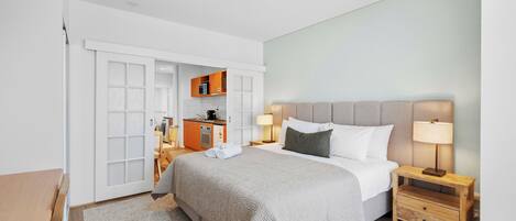 1 bedroom, desk, free WiFi, bed sheets