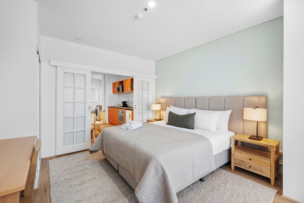 1 bedroom, desk, free WiFi, bed sheets