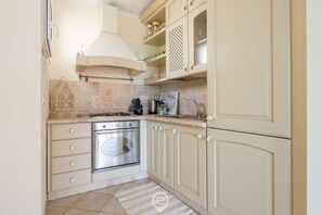 Kühlschrank, Geschirrspüler