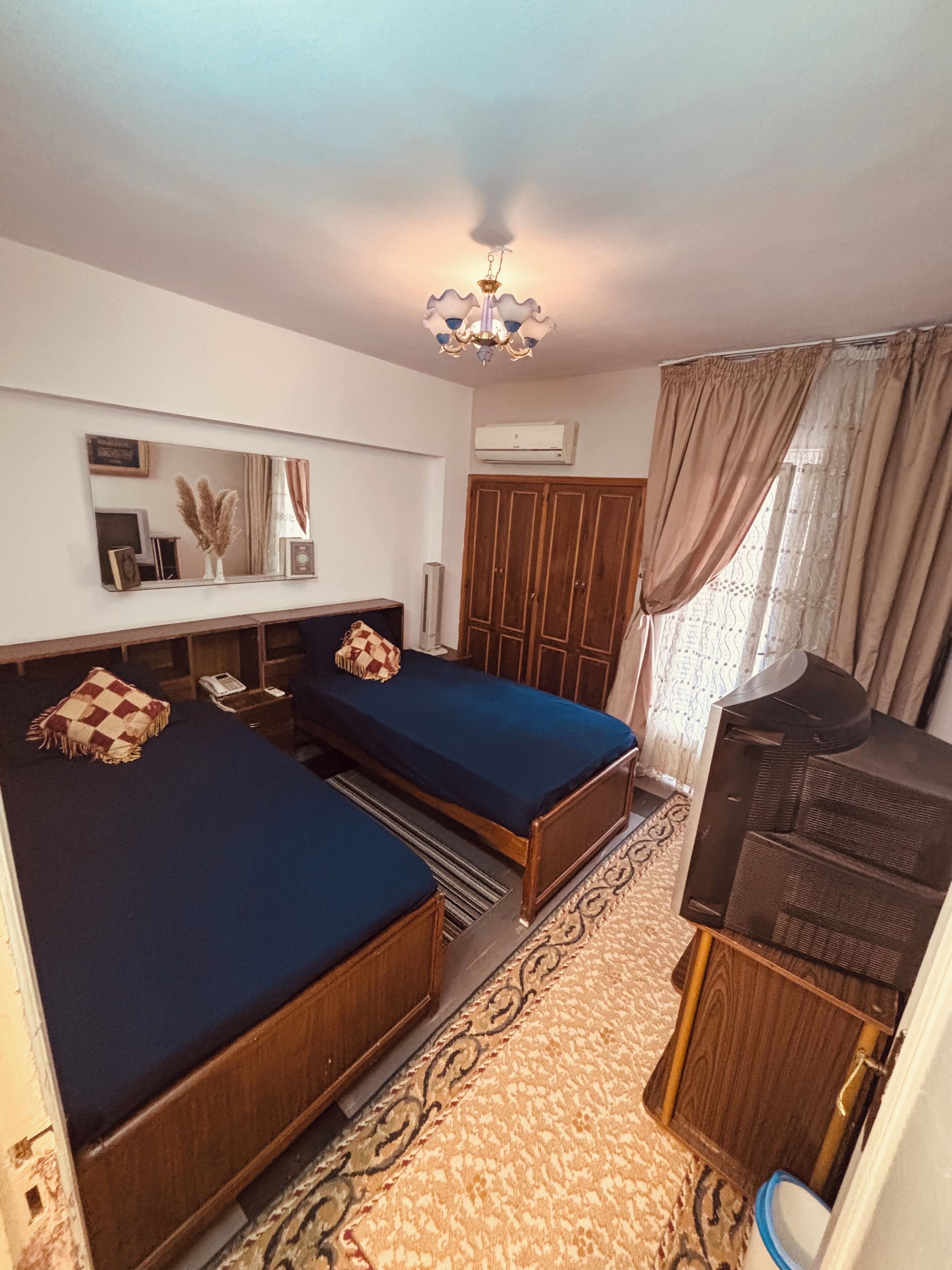 2 habitaciones, tabla de planchar con plancha y wifi gratis 