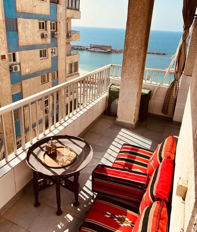Charming 2-bedroom apartment with WiFi, AC in gorgeous Alexandria Governorate