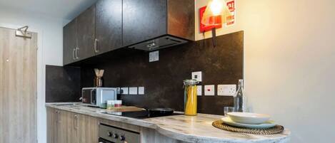 Studio, Non Smoking | Private kitchen