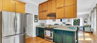 Close to River, In downtown, coffee shop on lower level of building, close to food walking distance