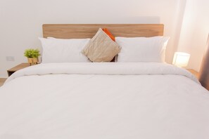 3 chambres, fer et planche à repasser, Wi-Fi, draps fournis