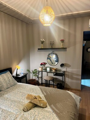 2 bedrooms, iron/ironing board, WiFi, bed sheets