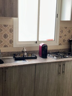Fridge, microwave, oven, stovetop - Cosy apartment 5 min gueliz 15 min Jemaa el-Fna (Marrakech)