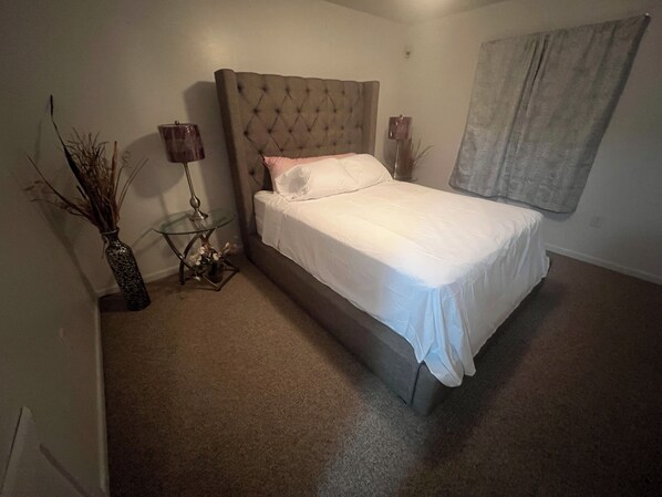 2 bedrooms, iron/ironing board, WiFi, bed sheets