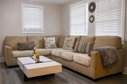 Charming 3-bedroom, 2 bathroom house with WiFi, AC in wonderful Goldsboro.