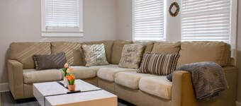 Charming 3-bedroom, 2 bathroom house with WiFi, AC in wonderful Goldsboro.