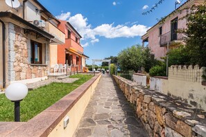 Family Apartment, Multiple Bedrooms, Refrigerator & Microwave (House Sardinia La Dolce Vita) | Property grounds