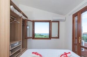 2 間睡房、手提電腦工作空間、免費 Wi-Fi、床單