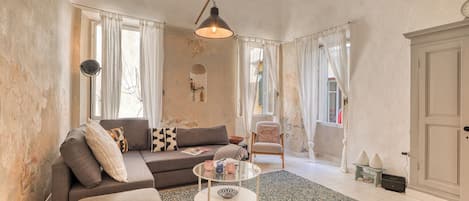 Monolocale Standard (La Casa Della Vikinga) | Area soggiorno | TV 21 pollici con canali via cavo