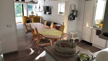 Apartment, 2 Bedrooms, Accessible, Terrace | Dining