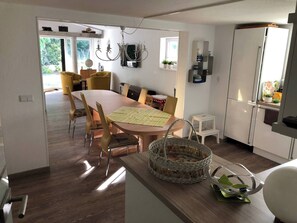 Apartment, 2 Schlafzimmer, barrierefrei, Terrasse | Speisen