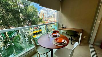 Comfort Apartment | Dining