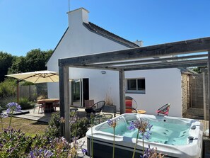 Terrace/patio - Koquillage, Cosy house with SPA, GR34, 10 people (Moëlan-sur-Mer)