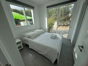 5 室のベッドルーム、アイロン / アイロン台、WiFi、ベッドシーツ